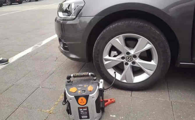 乌海汽车搭电案例